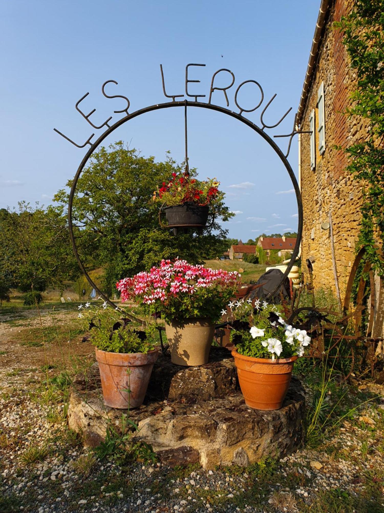 La Libellule And Le Papillon Gites At Les Leroux, Near Frayssinet-Le-Gelat Экстерьер фото